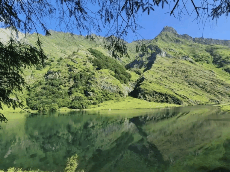 lac d'estaing - tour des lacs de la vallée d'estaing