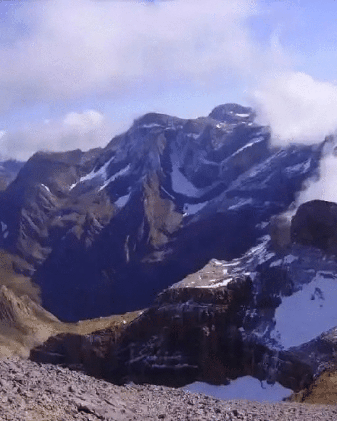 vue sur les sommets des pyrénées - trail pyrénées ludiques