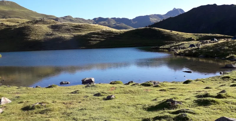 Zone plate pour le bivouac en bordure du Lac d'Ourrec